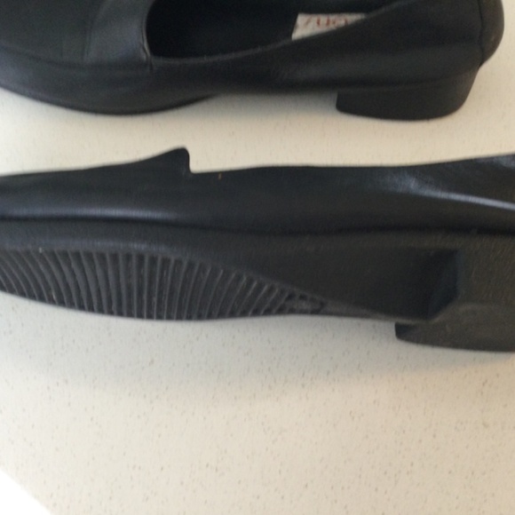 Gorgeous Black Leather Ladies Loafers - Picture 6 of 8